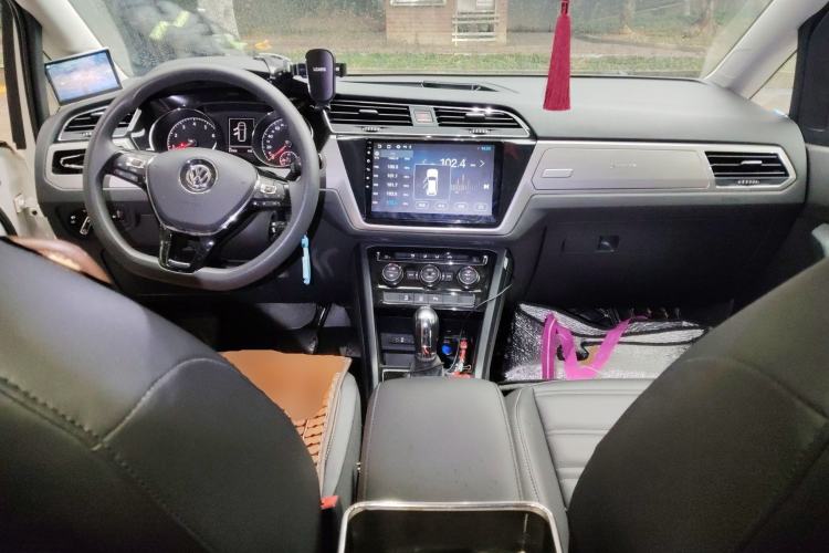 Used Volkswagen Touran 2018 Volkswagen Touran L 280TSI DSG Comfort Edition 7 Seats China V Emission Standard Center Console