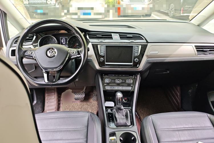 Used Volkswagen Touran 2018 Volkswagen Touran L 280TSI DSG Boundary Edition 7 Seats China VI Standard Center Console