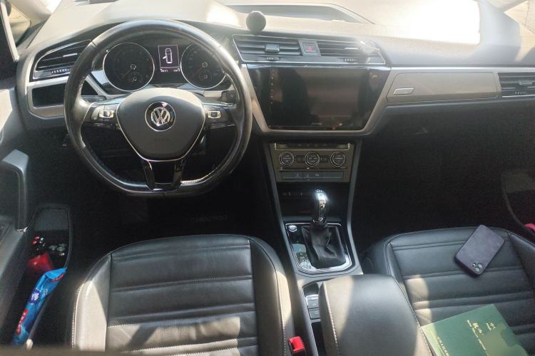 Used Volkswagen Touran 2018 Volkswagen Touran L 280TSI DSG Boundary Edition 7 Seats China V Emission Standard Center Console