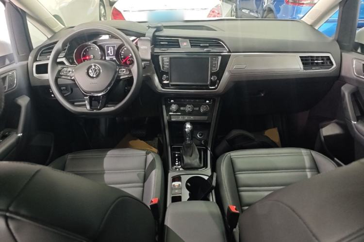 Used Volkswagen Touran 2018 Volkswagen Touran L 280TSI DSG Comfort Edition 7 Seats China V Emission Standard Center Console