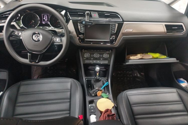 Used Volkswagen Touran 2018 Volkswagen Touran L 280TSI DSG Comfort Edition 7 Seats China V Emission Standard Center Console
