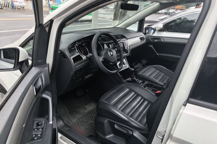 Used Volkswagen Touran 2018 Volkswagen Touran L 280TSI DSG Comfort Edition 7 Seats China V Emission Standard Driver Seat