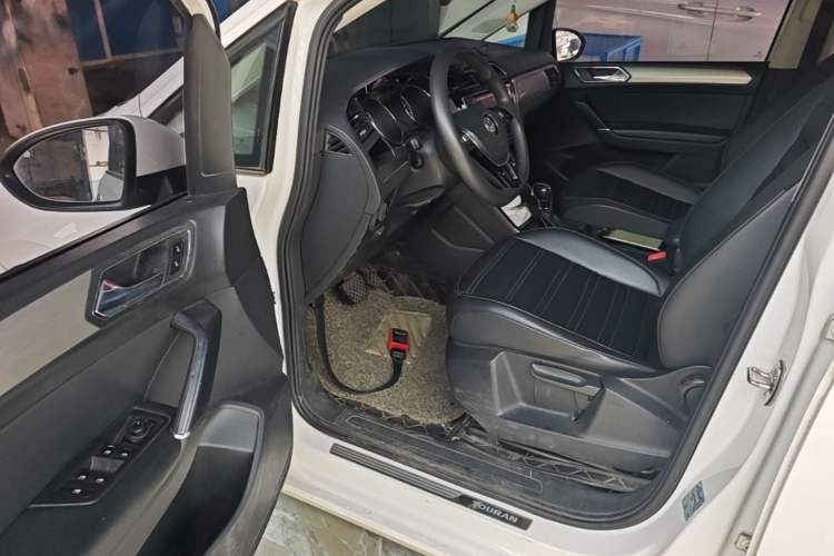 Used Volkswagen Touran 2018 Volkswagen Touran L 280TSI DSG Comfort Edition 7 Seats China V Emission Standard Driver Seat