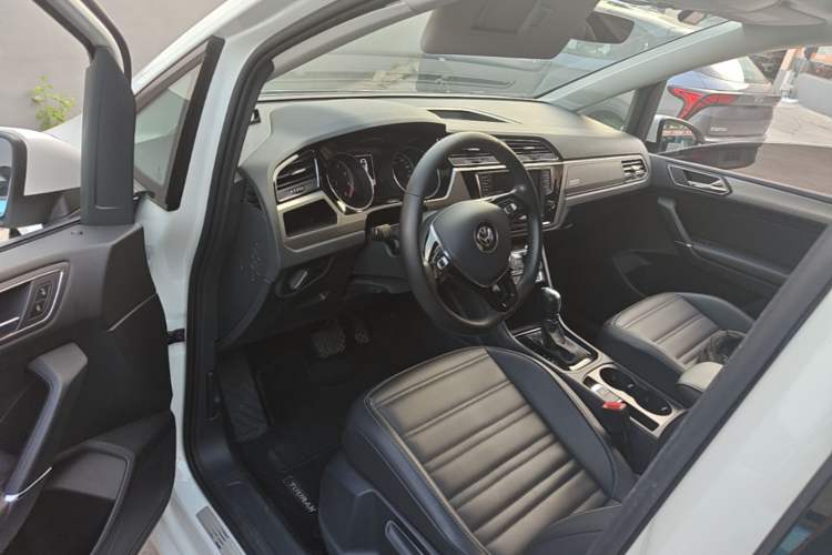 Used Volkswagen Touran 2018 Volkswagen Touran L 280TSI DSG Comfort Edition 7 Seats China V Emission Standard Driver Seat
