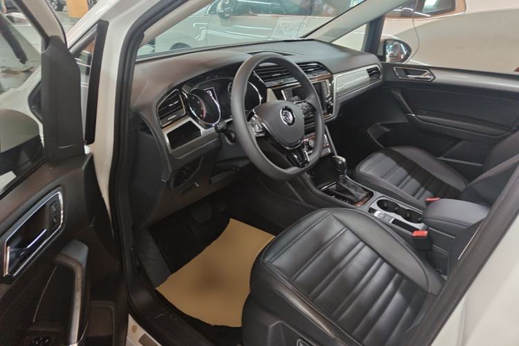 Used Volkswagen Touran 2018 Volkswagen Touran L 280TSI DSG Comfort Edition 7 Seats China V Emission Standard Driver Seat