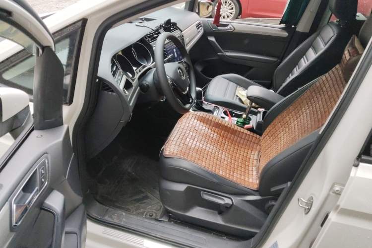 Used Volkswagen Touran 2018 Volkswagen Touran L 280TSI DSG Comfort Edition 7 Seats China V Emission Standard Driver Seat
