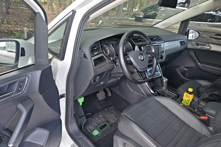 Used Volkswagen Touran 2018 Volkswagen Touran L 280TSI DSG Boundary Luxury Edition 7 Seats China VI Standard Driver Seat