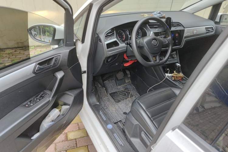 Used Volkswagen Touran 2018 Volkswagen Touran L 280TSI DSG Style Edition 7 Seats China VI Standard Driver Seat