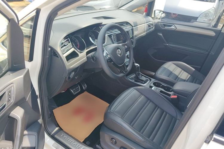 Used Volkswagen Touran 2018 Volkswagen Touran L 280TSI DSG Comfort Edition 7 Seats China V Emission Standard Driver Seat