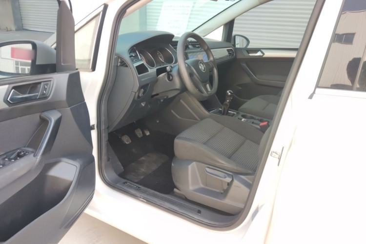 Used Volkswagen Touran 2018 Volkswagen Touran L 280TSI Manual Trend Edition Driver Seat