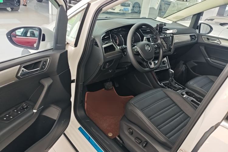 Used Volkswagen Touran 2018 Volkswagen Touran L 280TSI DSG Boundary Luxury Edition 7 Seats China V Emission Standard Driver Seat