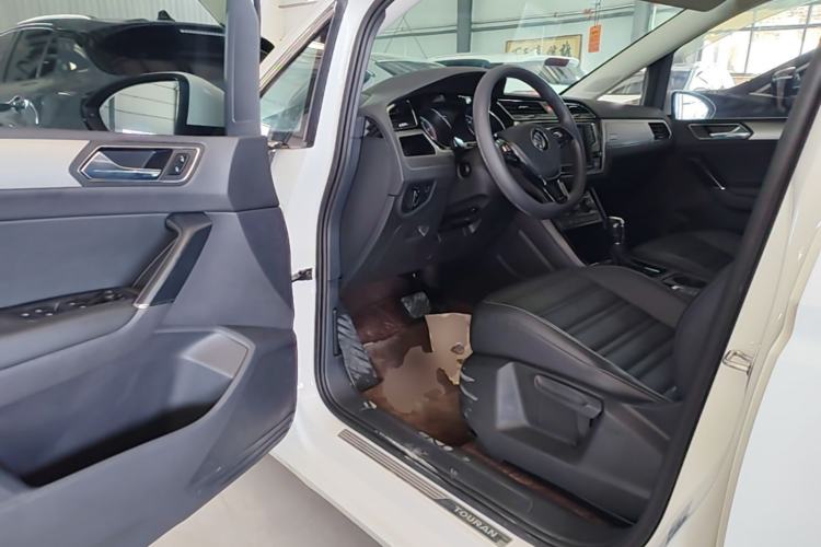 Used Volkswagen Touran 2018 Volkswagen Touran L 280TSI DSG Comfort Edition 7 Seats China V Emission Standard Driver Seat
