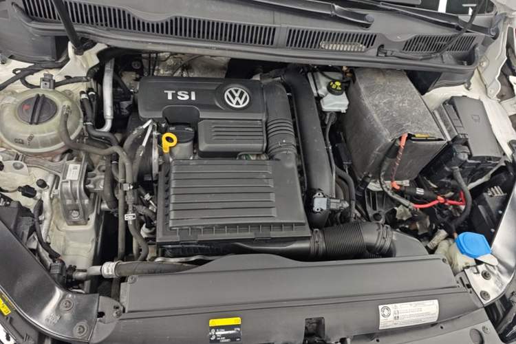 Used Volkswagen Touran 2018 Volkswagen Touran L 280TSI DSG Comfort Edition 7-seater Engine Bay