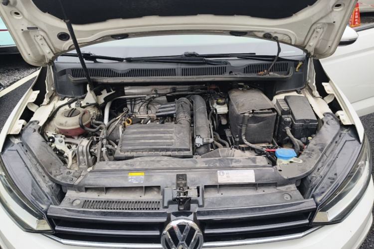 Used Volkswagen Touran 2018 Volkswagen Touran L 280TSI DSG Comfort Edition 7 Seats China V Emission Standard Engine Bay