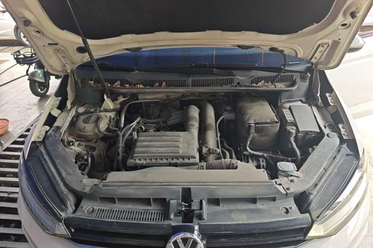 Used Volkswagen Touran 2018 Volkswagen Touran L 280TSI DSG Comfort Edition 7 Seats China V Emission Standard Engine Bay