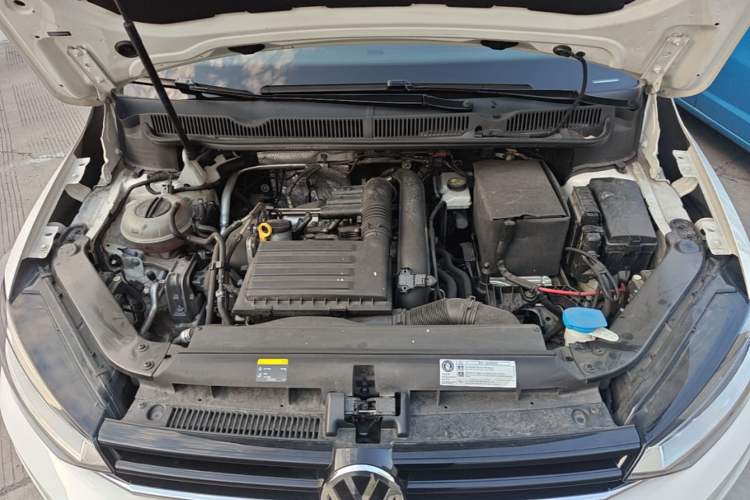 Used Volkswagen Touran 2018 Volkswagen Touran L 280TSI DSG Comfort Edition 7 Seats China V Emission Standard Engine Bay