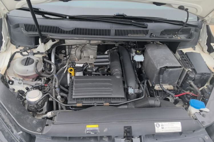 Used Volkswagen Touran 2018 Volkswagen Touran L 280TSI DSG Comfort Edition 7 Seats China VI Standard Engine Bay
