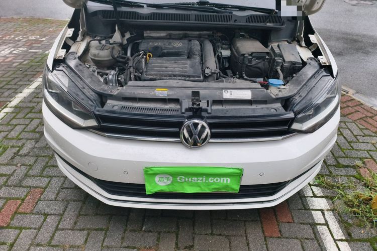 Used Volkswagen Touran 2018 Volkswagen Touran L 280TSI DSG Comfort Edition 7 Seats China V Emission Standard Engine Bay