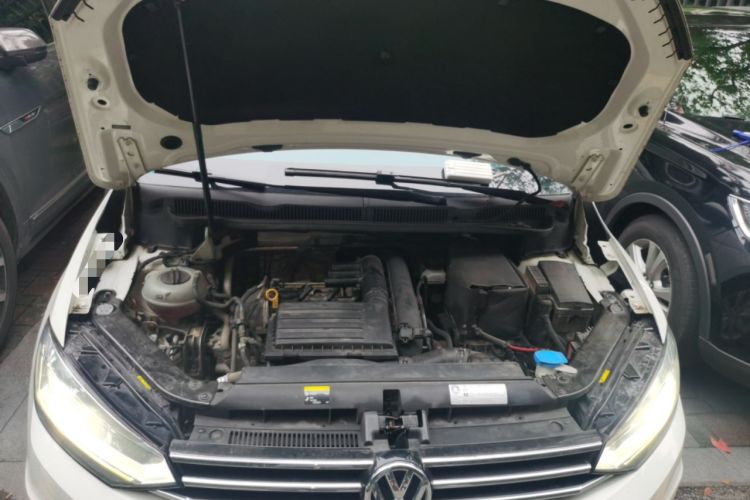 Used Volkswagen Touran 2018 Volkswagen Touran L 280TSI DSG Comfort Edition 7-seater Engine Bay
