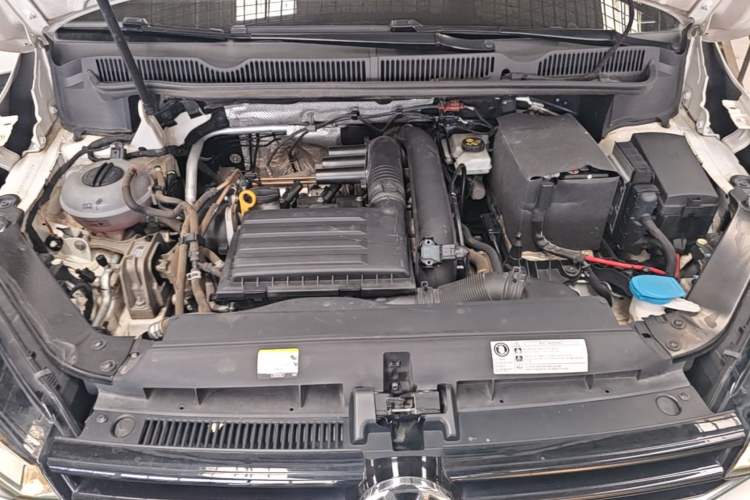 Used Volkswagen Touran 2018 Volkswagen Touran L 280TSI DSG Comfort Edition 7 Seats China V Emission Standard Engine Bay