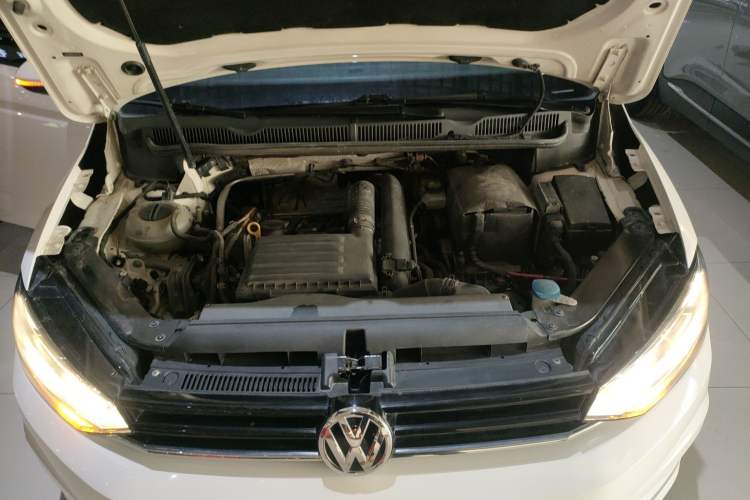 Used Volkswagen Touran 2018 Volkswagen Touran L 280TSI DSG Comfort Edition 7 Seats China V Emission Standard Engine Bay