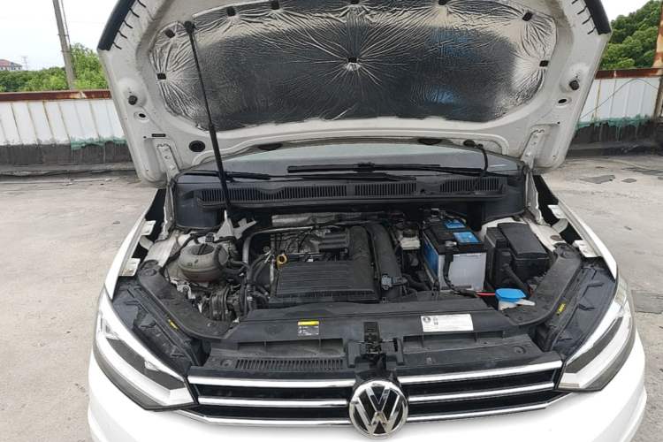 Used Volkswagen Touran 2018 Volkswagen Touran L 280TSI DSG Comfort Edition 6-seater Engine Bay Right