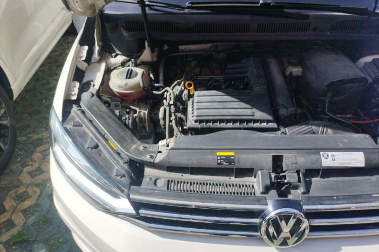 Used Volkswagen Touran 2018 Volkswagen Touran L 280TSI DSG Luxury Edition 7 Seats Engine Bay Right