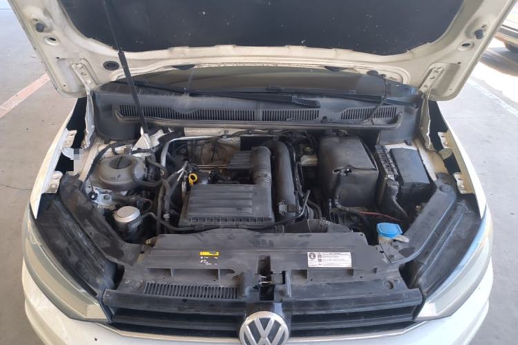 Used Volkswagen Touran 2018 Volkswagen Touran L 280TSI DSG Comfort Edition 7 Seats China VI Standard Engine Bay