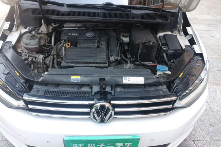 Used Volkswagen Touran 2018 Volkswagen Touran L 280TSI DSG Comfort Edition 7 Seats China V Emission Standard Engine Bay