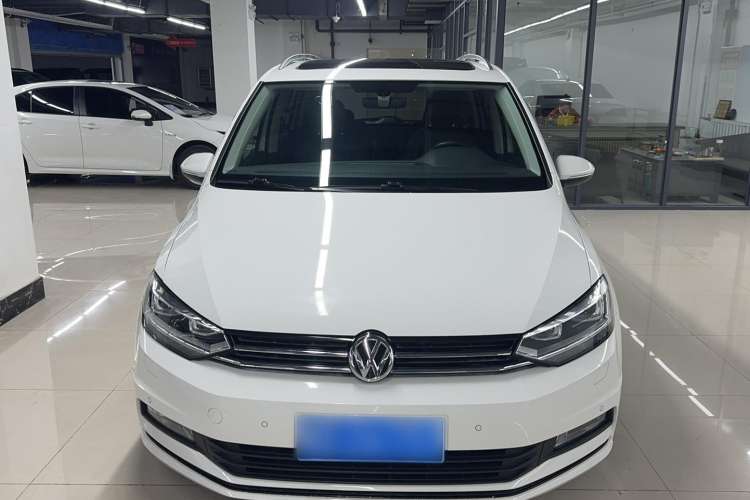 Used Volkswagen Touran 2018 Volkswagen Touran L 280TSI DSG Comfort Edition 6-seater Exterior 1
