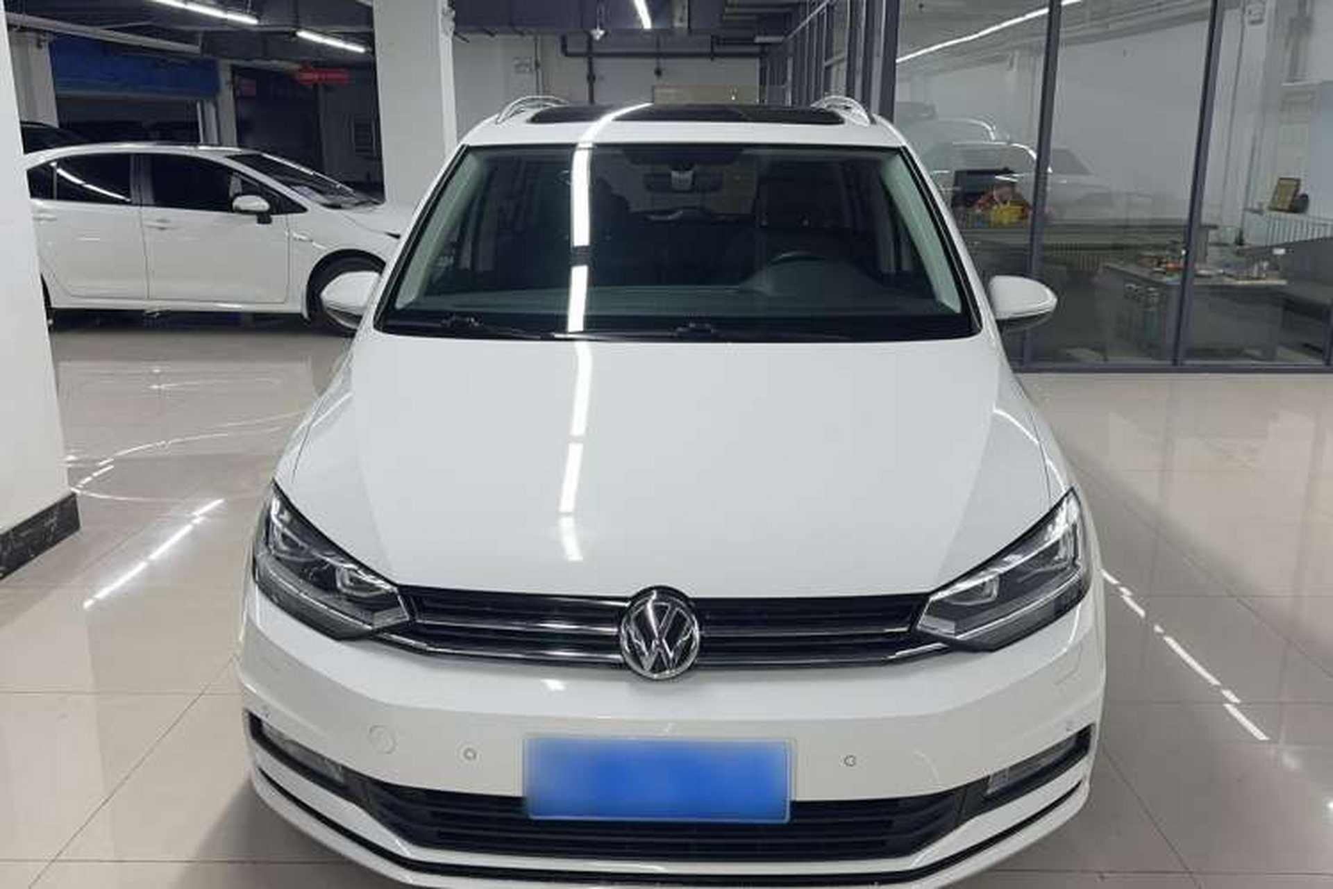Used Volkswagen Touran 2018 Volkswagen Touran L 280TSI DSG Comfort Edition 6-seater Exterior 1