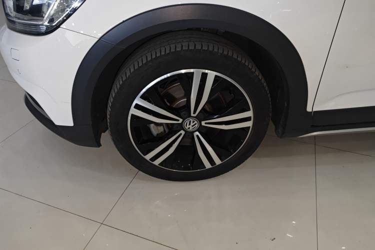 Used Volkswagen Touran 2018 Volkswagen Touran L 280TSI DSG Boundary Edition 6-Seater China VI Standard Exterior 1