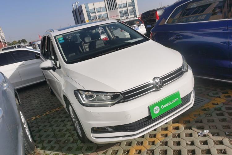 Used Volkswagen Touran 2018 Volkswagen Touran L 280TSI DSG Comfort Edition 7-seater Exterior 2