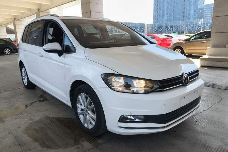 Used Volkswagen Touran 2018 Volkswagen Touran L 280TSI DSG Comfort Edition 7 Seats China VI Standard Exterior 2