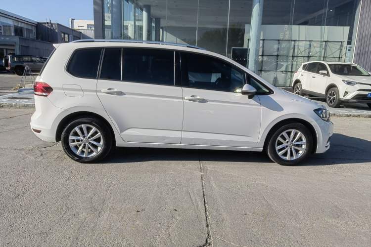 Used Volkswagen Touran 2018 Volkswagen Touran L 280TSI DSG Comfort Edition 7 Seats China V Emission Standard Exterior 2