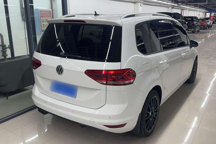 Used Volkswagen Touran 2018 Volkswagen Touran L 280TSI DSG Comfort Edition 6-seater Exterior 3