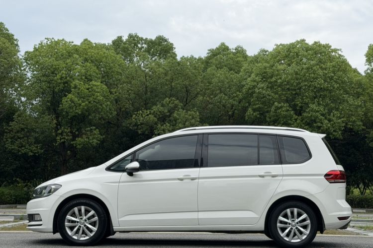 Used Volkswagen Touran 2018 Volkswagen Touran L 280TSI DSG Comfort Edition 7 Seats China V Emission Standard Exterior 3