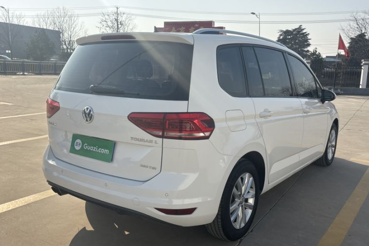 Used Volkswagen Touran 2018 Volkswagen Touran L 280TSI DSG Comfort Edition 7 Seats China V Emission Standard Exterior 3