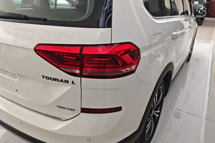 Used Volkswagen Touran 2018 Volkswagen Touran L 280TSI DSG Boundary Luxury Edition 7 Seats China V Emission Standard Exterior 3