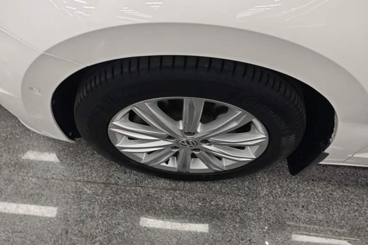 Used Volkswagen Touran 2018 Volkswagen Touran L 280TSI DSG Comfort Edition 7-seater Exterior 4