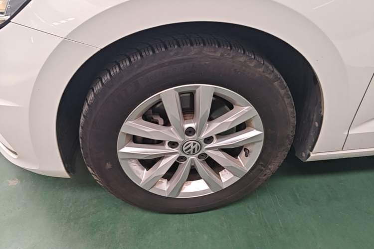 Used Volkswagen Touran 2018 Volkswagen Touran L 280TSI DSG Comfort Edition 7 Seats China V Emission Standard Exterior 4