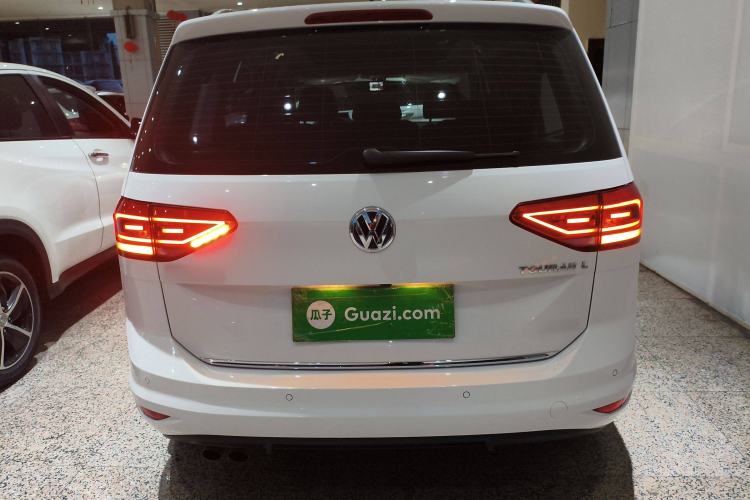 Used Volkswagen Touran 2018 Volkswagen Touran L 280TSI DSG Luxury Edition 7 Seats Exterior 4