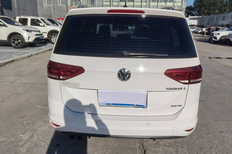 Used Volkswagen Touran 2018 Volkswagen Touran L 280TSI DSG Comfort Edition 7 Seats China V Emission Standard Exterior 4