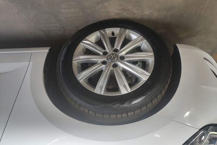 Used Volkswagen Touran 2018 Volkswagen Touran L 280TSI DSG Comfort Edition 7-seater Exterior 4
