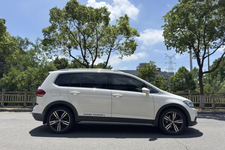 Used Volkswagen Touran 2018 Volkswagen Touran L 280TSI DSG Boundary Edition 7 Seats China V Emission Standard Exterior 4