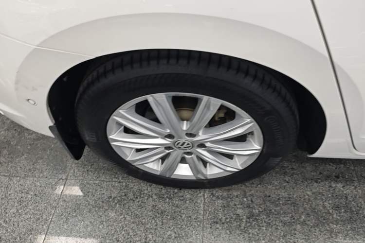 Used Volkswagen Touran 2018 Volkswagen Touran L 280TSI DSG Comfort Edition 7-seater Exterior 5