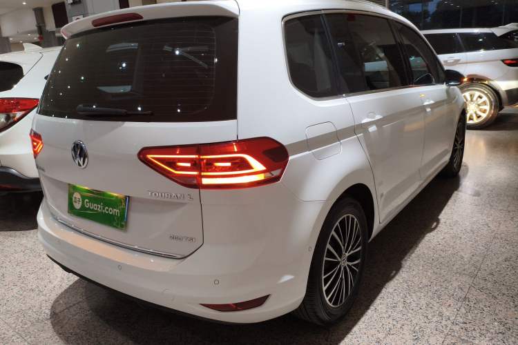 Used Volkswagen Touran 2018 Volkswagen Touran L 280TSI DSG Luxury Edition 7 Seats Exterior 5