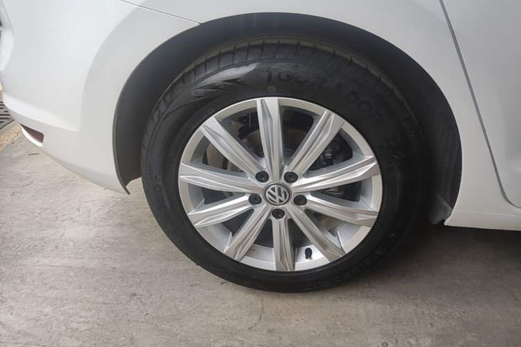 Used Volkswagen Touran 2018 Volkswagen Touran L 280TSI DSG Comfort Edition 7-seater Exterior 5