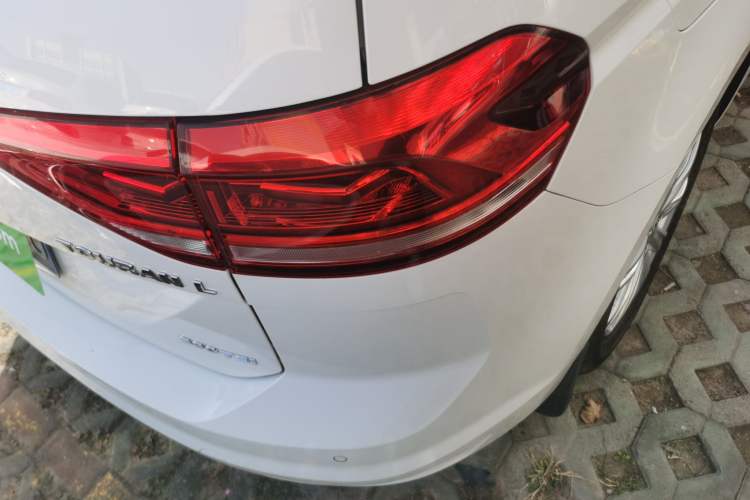 Used Volkswagen Touran 2018 Volkswagen Touran L 280TSI DSG Comfort Edition 7-seater Exterior 6