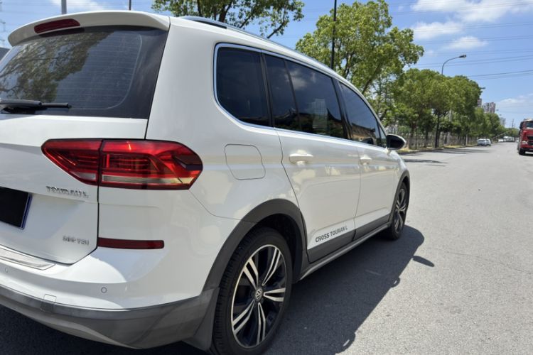 Used Volkswagen Touran 2018 Volkswagen Touran L 280TSI DSG Boundary Edition 7 Seats China V Emission Standard Exterior 7